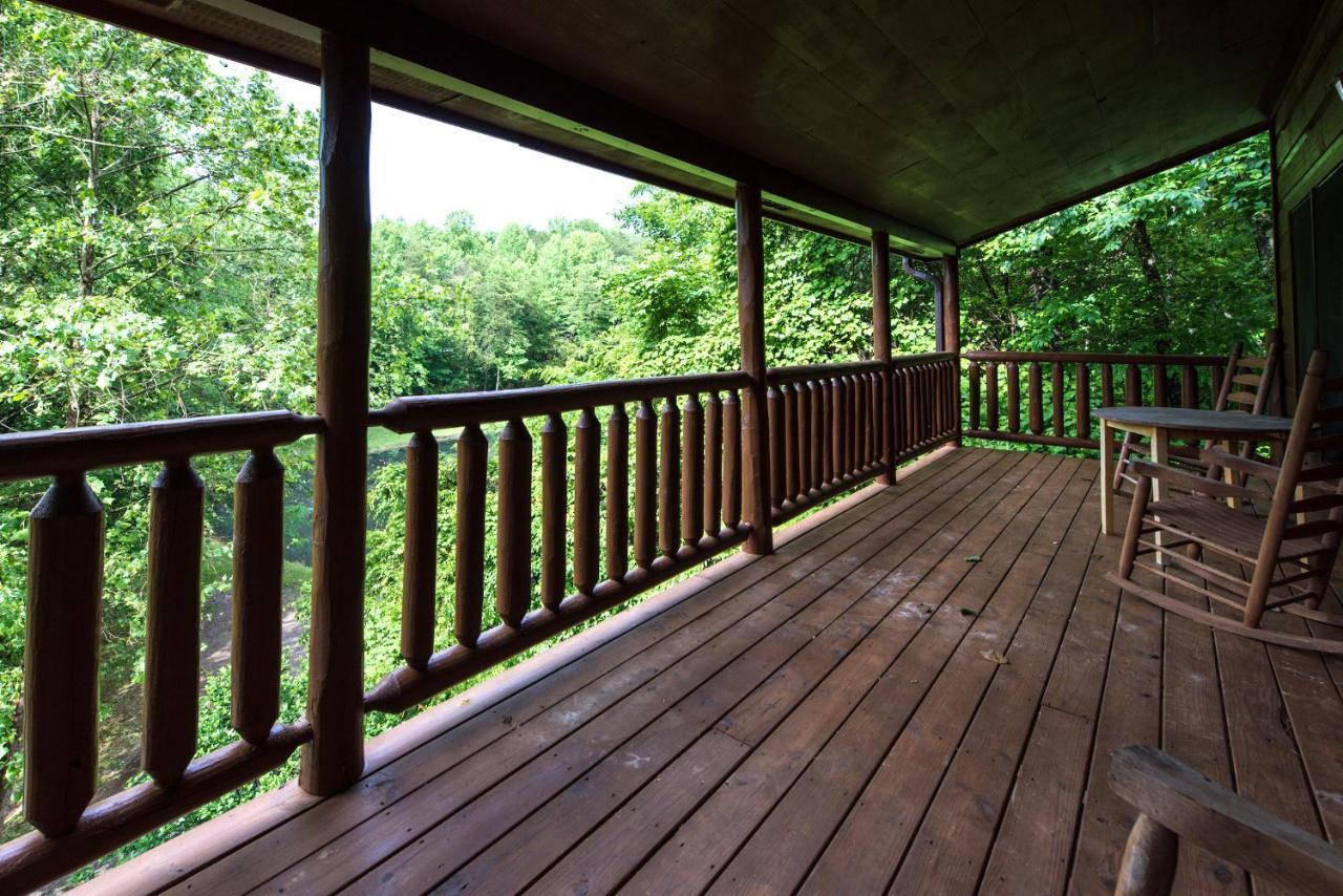 Cabin Of Dreams, 3 Bedroom Water View, Wifi, Hot Tub, Pool Table, Sleep 8 Sevierville Kültér fotó