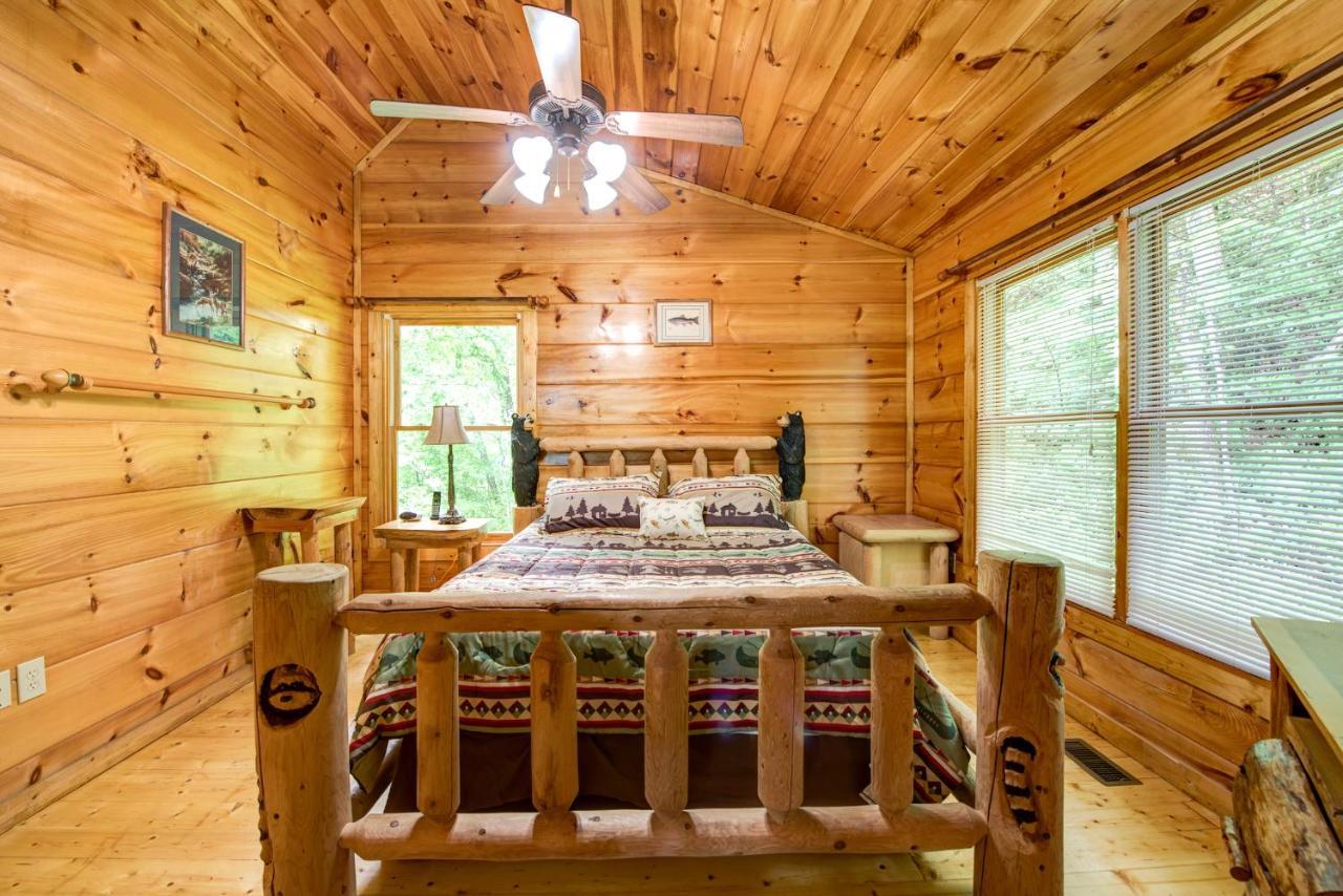 Cabin Of Dreams, 3 Bedroom Water View, Wifi, Hot Tub, Pool Table, Sleep 8 Sevierville Kültér fotó