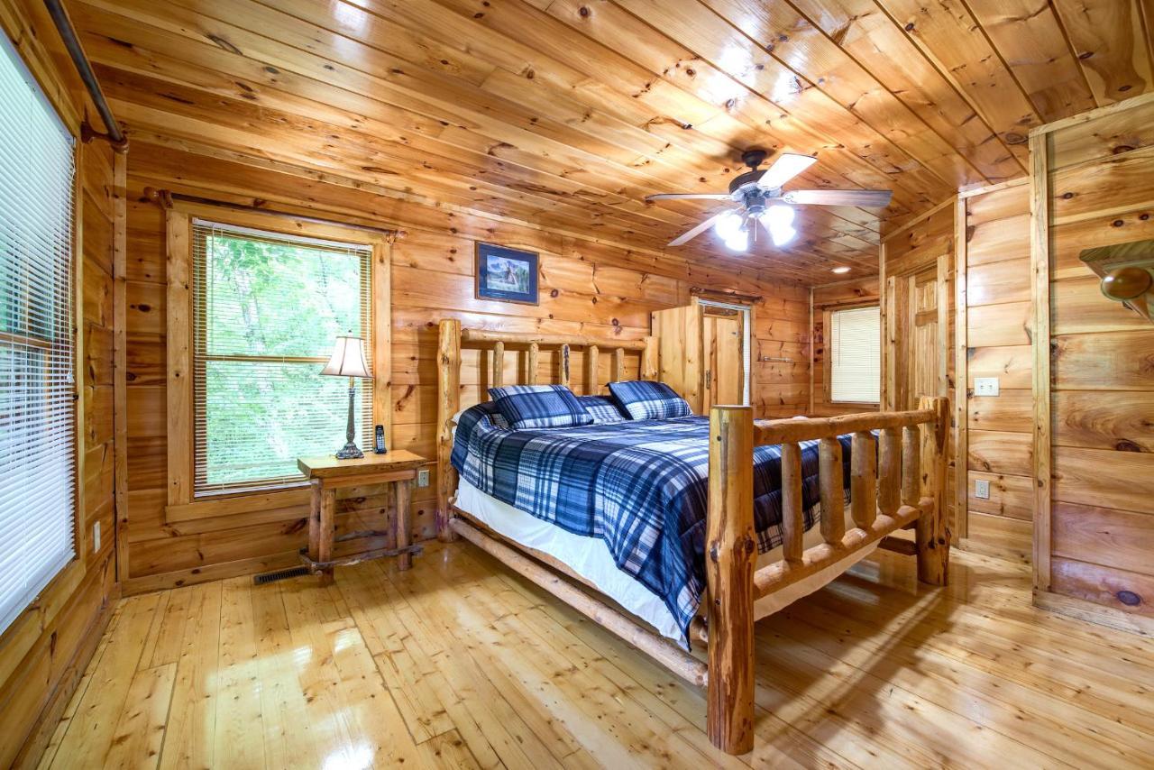 Cabin Of Dreams, 3 Bedroom Water View, Wifi, Hot Tub, Pool Table, Sleep 8 Sevierville Kültér fotó